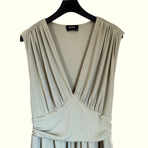 Cider Green Ribbed V Neck Ruched Picket Romper 2X - Picture 3 of 7